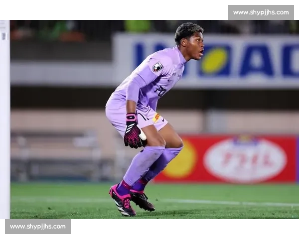 铃木彩艳：留欧踢球是长期目标，暂不考虑婚姻