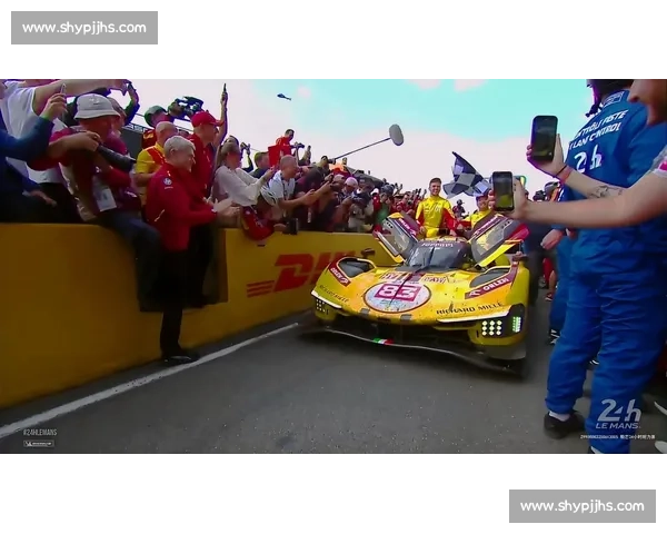 蒙特利尔法拉利车迷线上集结，为勒芒 83 号车组助威